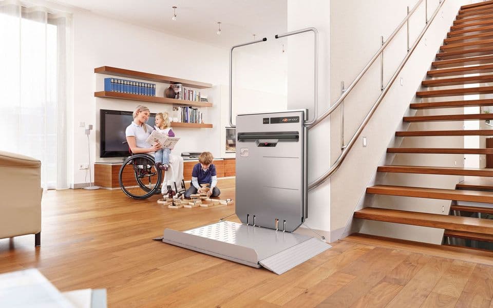 https://admin.lemonteescalierbreton.bzh/wp-content/uploads/2025/04/csm_ascendor-plattformtreppenlift-wohnzimmer-spielende-kinder_58f12e7ef1.jpg